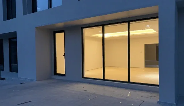 信息查询工具在复杂场景下的性能表现与适用分析
